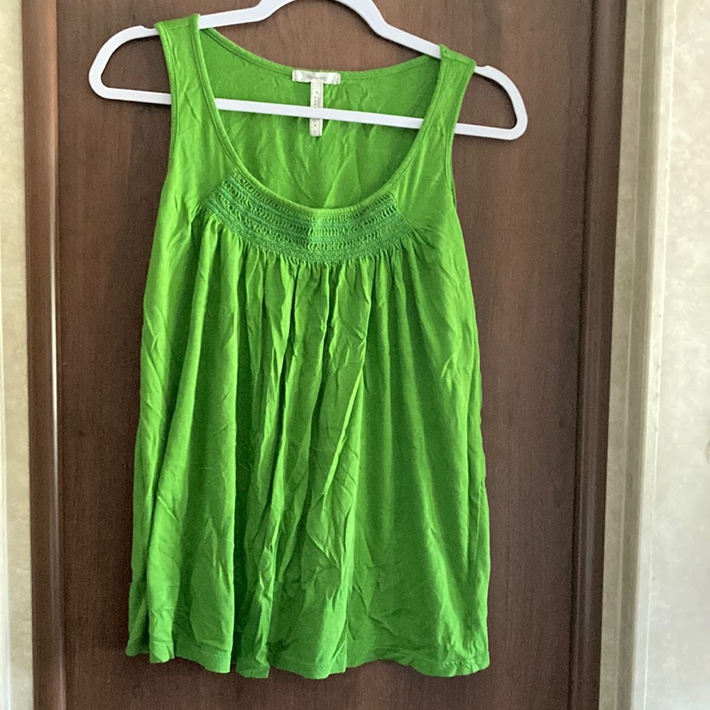 Green Old Navy sleeveless maternity top. S